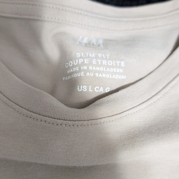 H&M slim fit T-Shirt - Picture 2 of 2